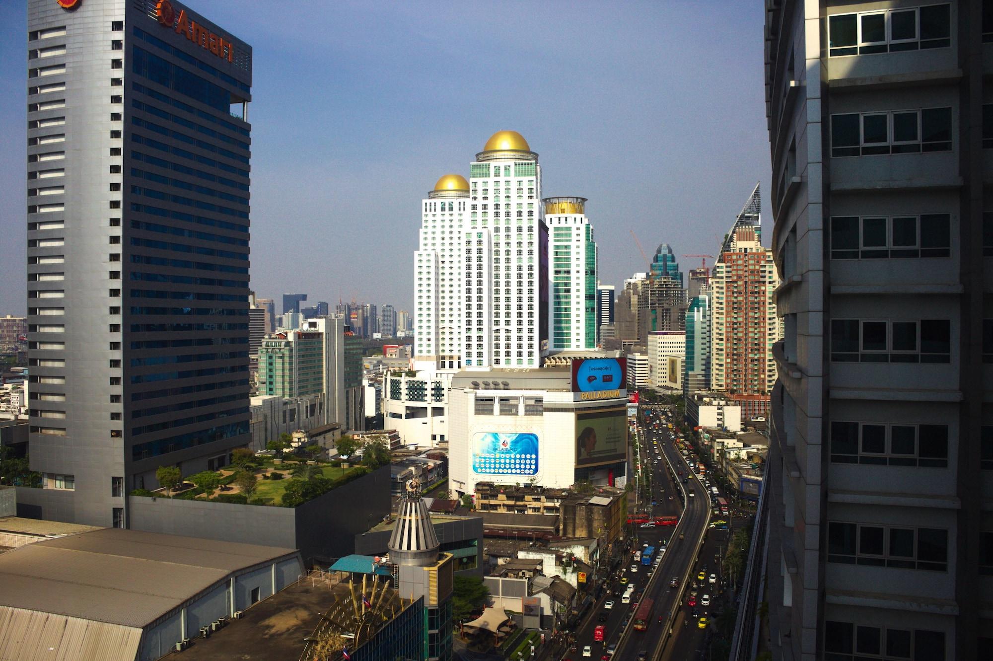 Grand Diamond Suites Hotel Bangkok Exterior photo